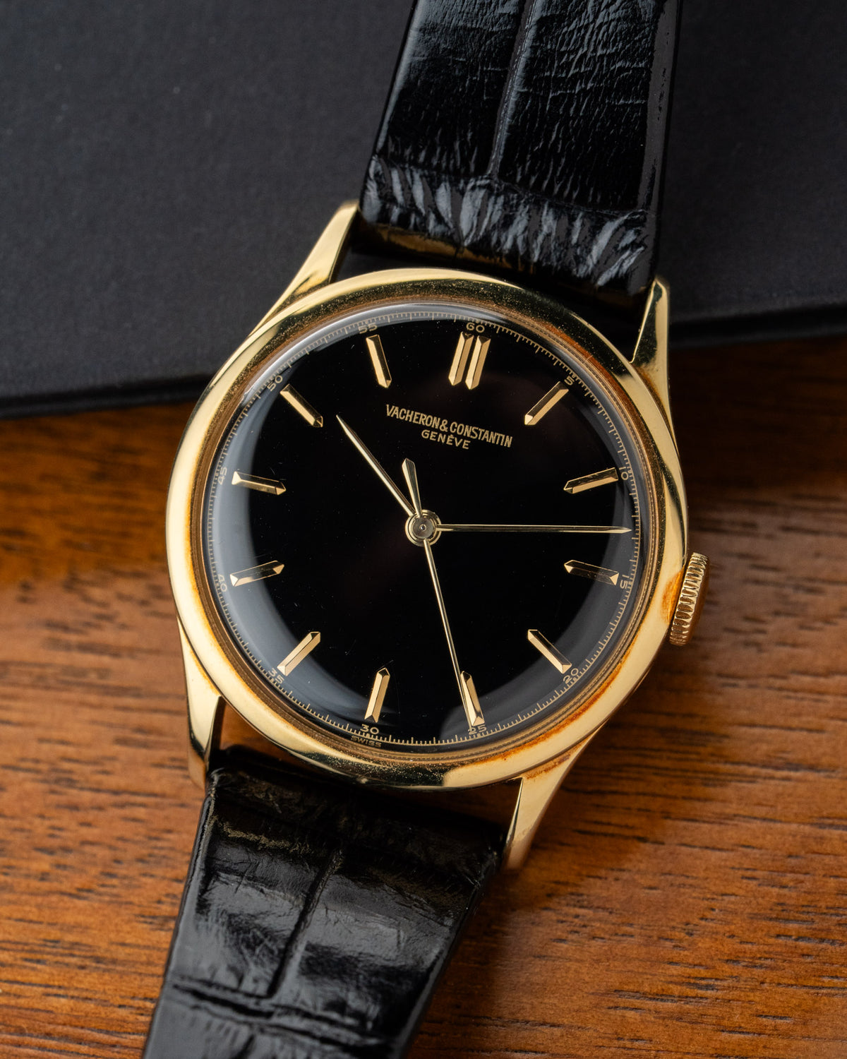 Vacheron Constantin Les Collectionneurs 4217 18k yellow gold black lacquer dial 1949 – photo 1