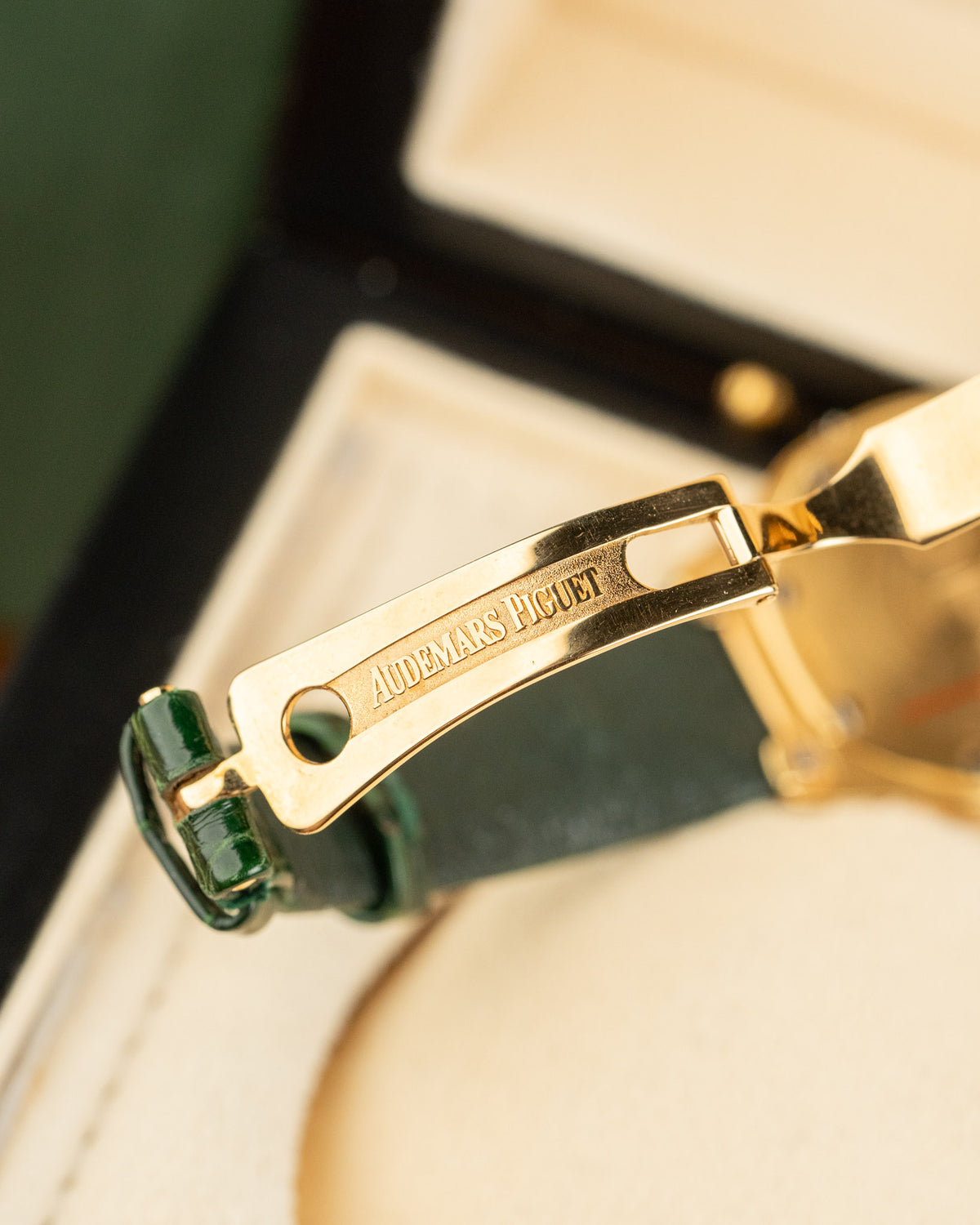 Audemars Piguet Royal Oak 28mm 18ct Gold 66800