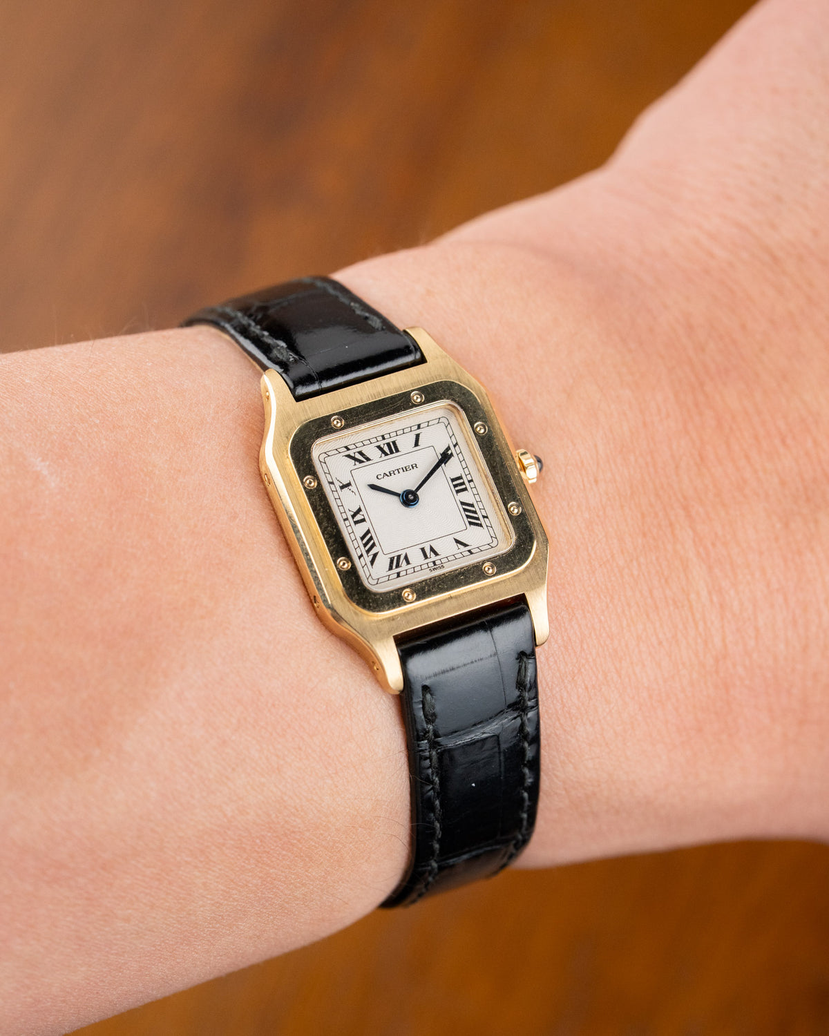 Cartier Santos-Dumont 821053 18k yellow gold guilloché dial small model – photo 3