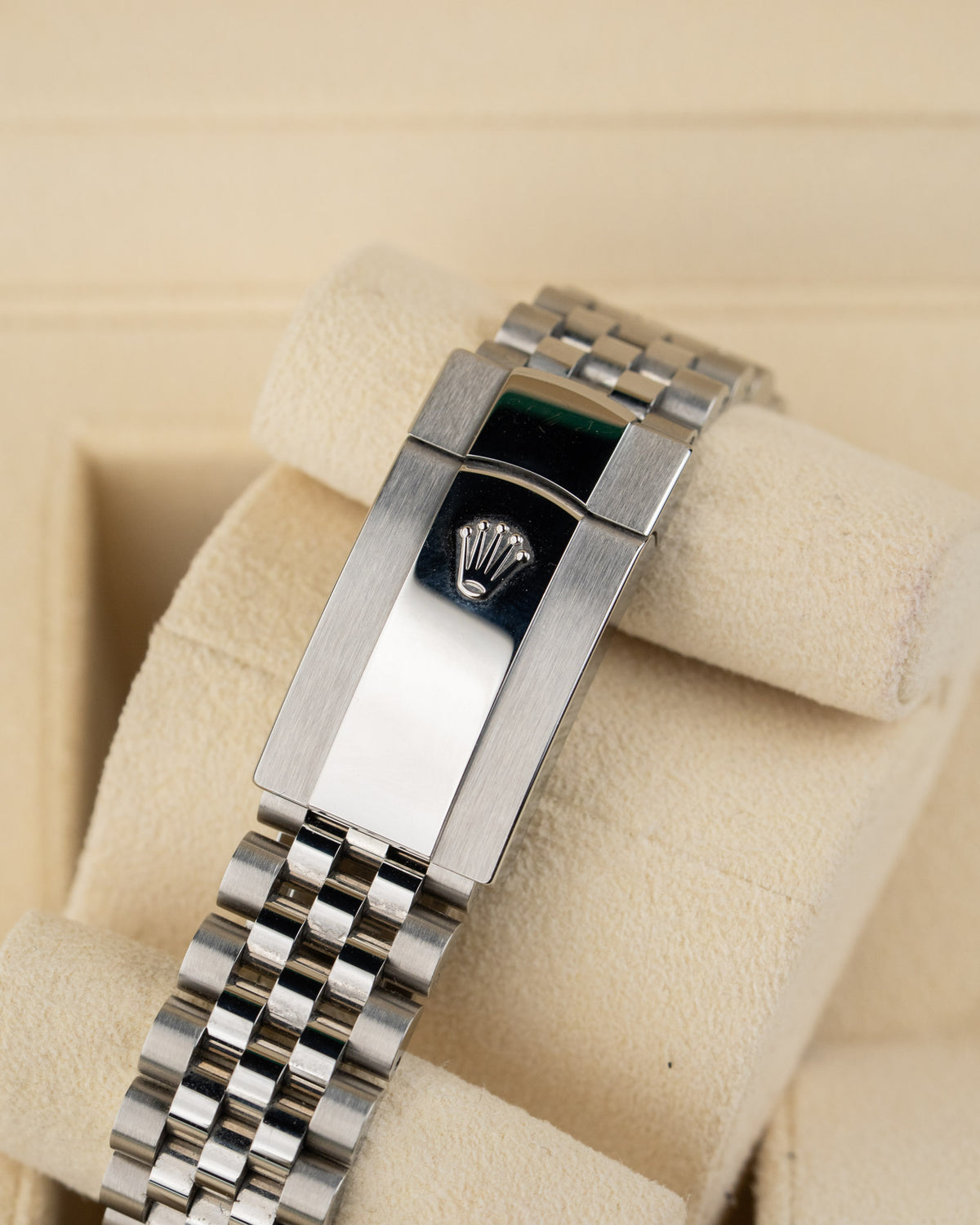 Rolex Datejust 36 126234 Black Fluted Jubilee