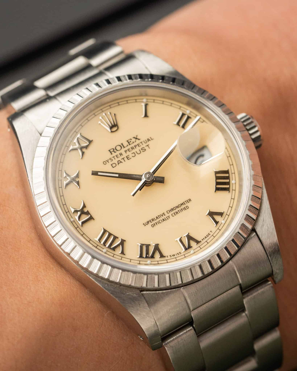 Rolex Datejust Engine-turned Bezel Ivory Dial 16220 Box and Booklets