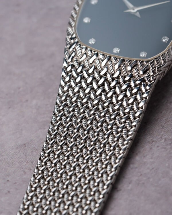 Audemars Piguet Blue Dial Close up Mesh Bracelet