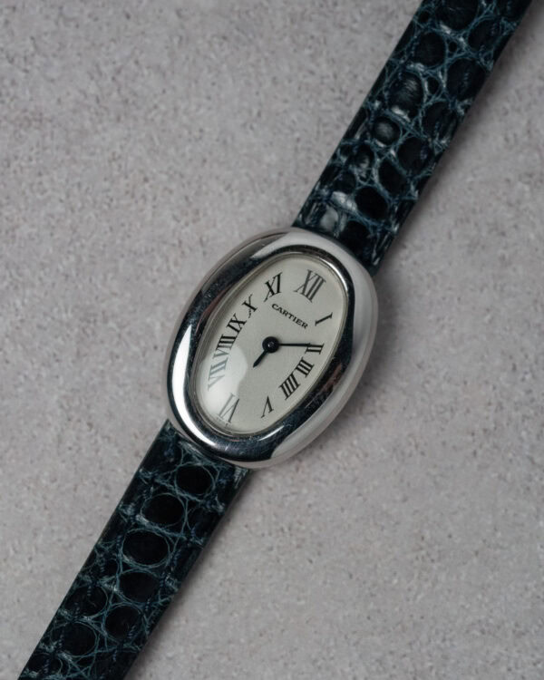 Cartier Baignoire 2369 Flat lay